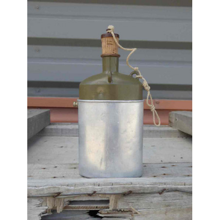 Gourde vintage ovale en aluminium armee suisse