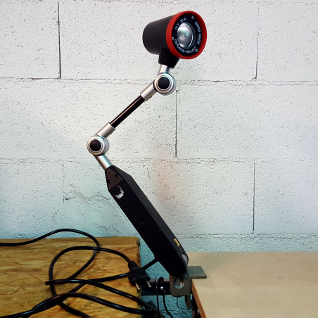 Lampe articule de bureau armee suisse Derungs Halux