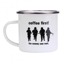 Tasse en émail Coffee First!