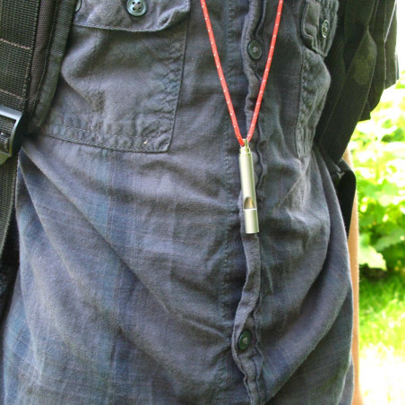 Sifflet de survie VARGO Titane